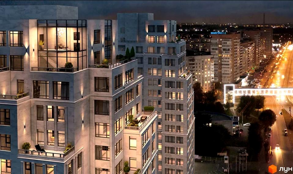 Висотна будівля ЖК Twenty two з панорамними вікнами, підсвічуванням та терасами. Навколо будинку розташовані інші будівлі, дорога з освітленням та пішохідний міст.