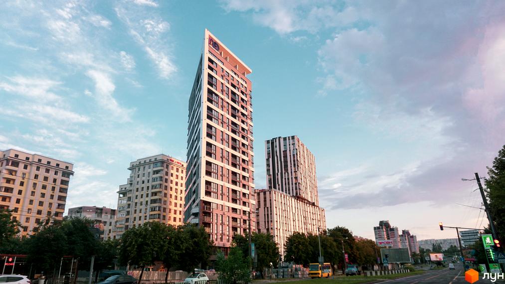 Житловий комплекс Щасливий Platinum - сучасна новобудова з оригінальною архітектурою та панорамними вікнами. Комплекс розташований у зеленій зоні, поруч з розвиненою інфраструктурою.