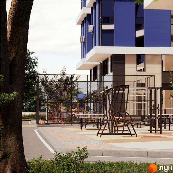Житловий комплекс Edelweiss House з синіми фасадами та спортивним майданчиком з баскетбольним кільцем. На території є гойдалка та тренажери.