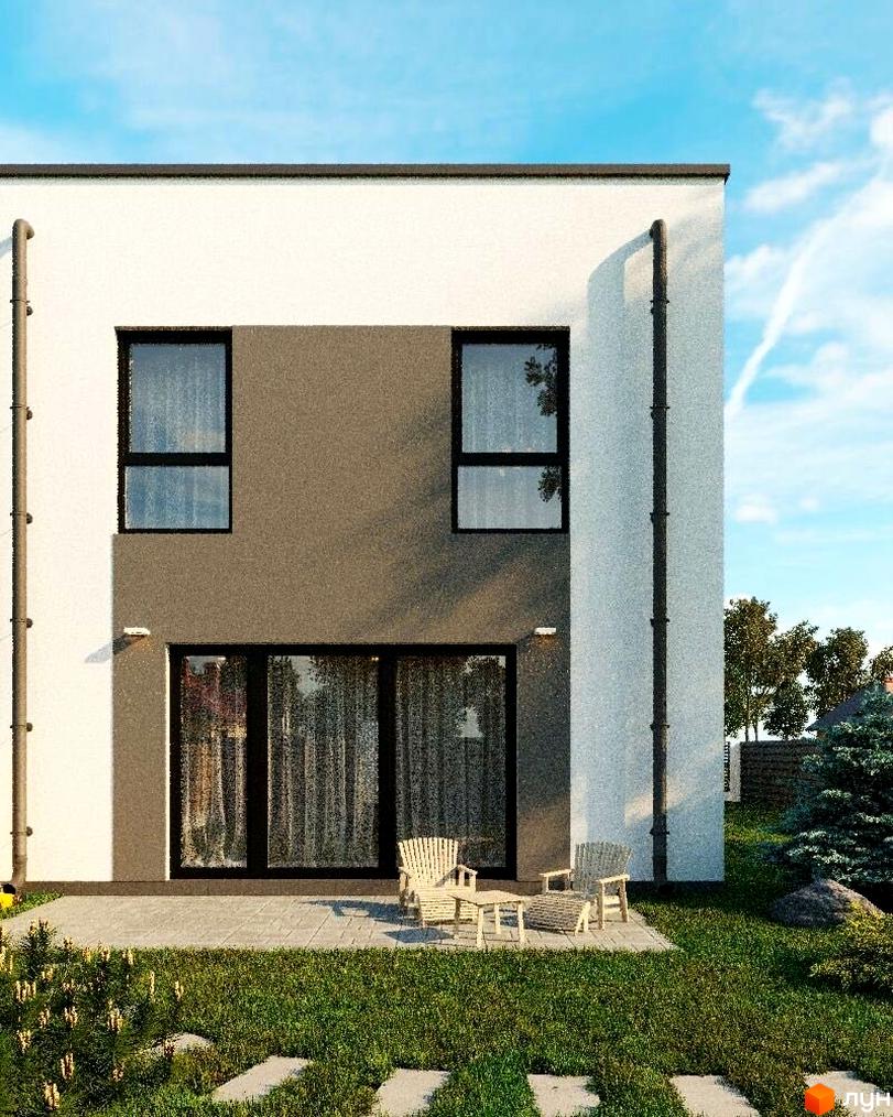 Таунхауси Sttk #9: двоповерховий будинок з сірою вставкою, великими вікнами та терасою з двома кріслами та столиком. Зелена галявина з доріжкою з плитки.