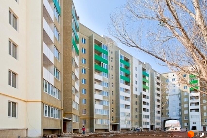 Житловий комплекс просп. Олександрівський (Косіора), 69е, з сучасними фасадами та прибудинковою територією.