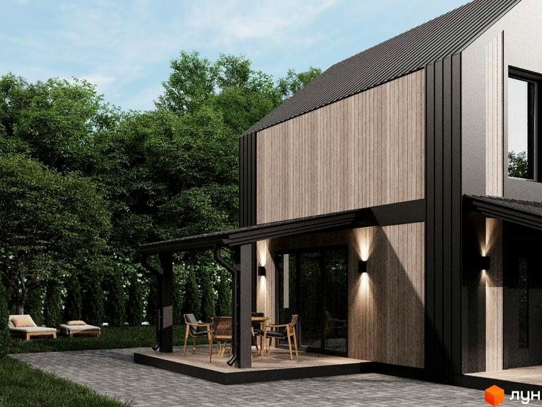 Котеджне містечко КМ NOVA ГУЦУЛЬЩИНА. Екстер'єр будинку з дерев'яним фасадом та чорними елементами, облаштована тераса з меблями та зелена зона з шезлонгами.