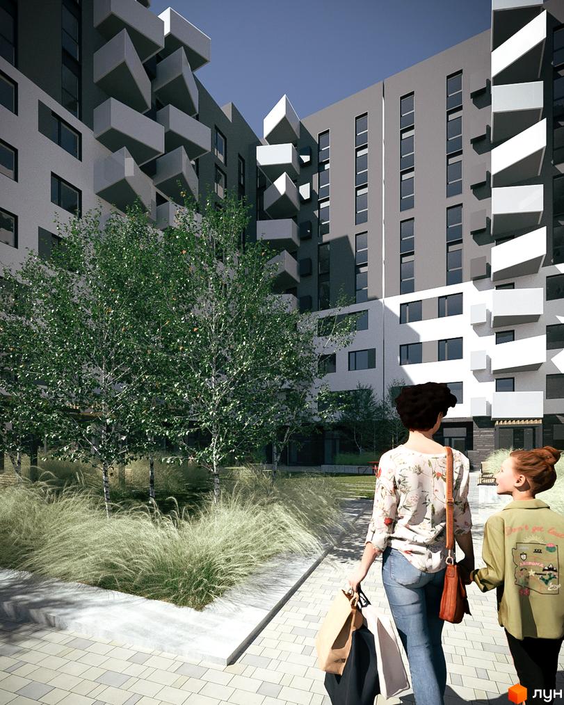 Зовнішній вигляд Новобудови Royal Place з оригінальними балконами. На передньому плані дівчина з мамою гуляють по території.