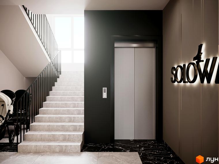 Сучасний вхід в житловий комплекс SOLOWAY з ліфтом та сходами. Оздоблення виконано в світлих тонах з акцентами на мармуровій підлозі та підсвіченому логотипі.