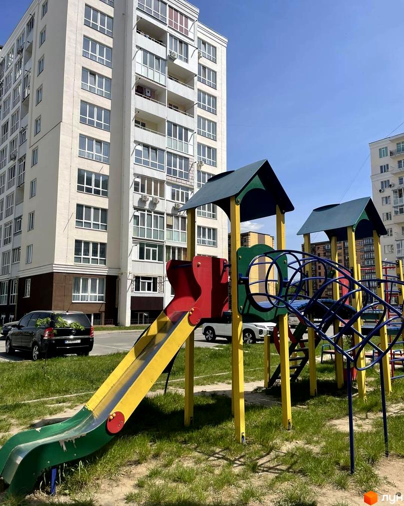 Житловий комплекс на Масанах. Сучасна новобудова з дитячим майданчиком та зеленою зоною.