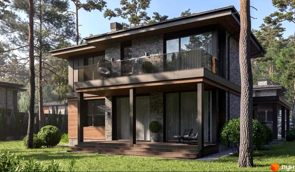 Котеджне містечко КМ Будинки на Сосновій. Двоповерховий будинок з цегляним фасадом, скляним балконом та дерев'яною терасою на тлі зеленого газону та соснового лісу.