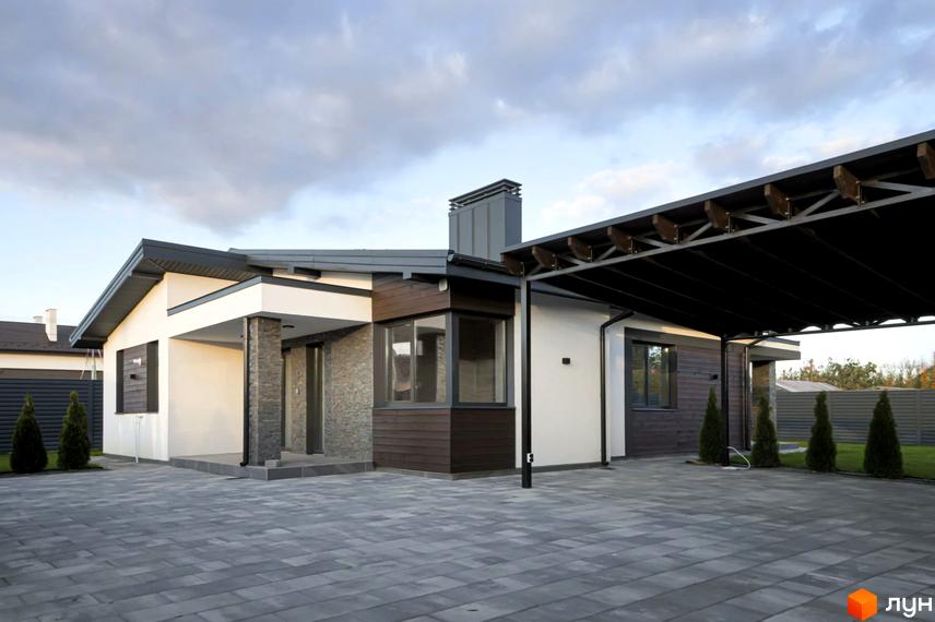 Котеджне містечко КМ New Village. Сучасний одноповерховий будинок з навісом для авто та вимощеною прибудинковою територією.