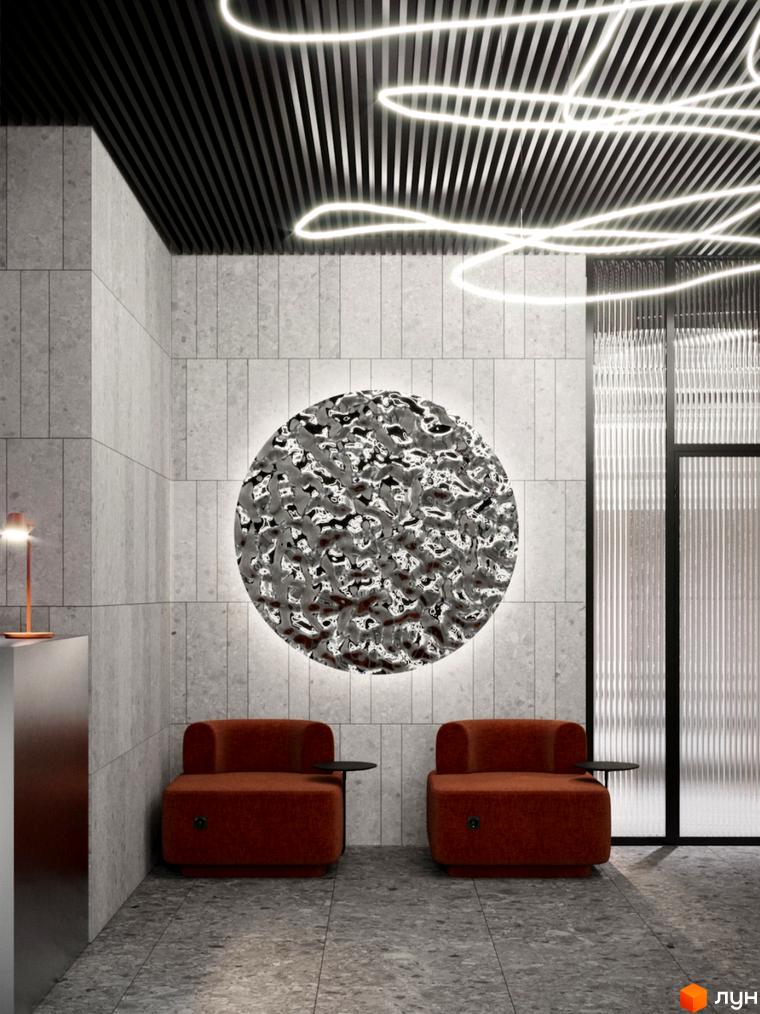 L14. Home in Pechersk – комплекс з унікальним дизайном інтер'єру та сучасними меблями. Світла вітальня з арт-об'єктом та комфортними кріслами.