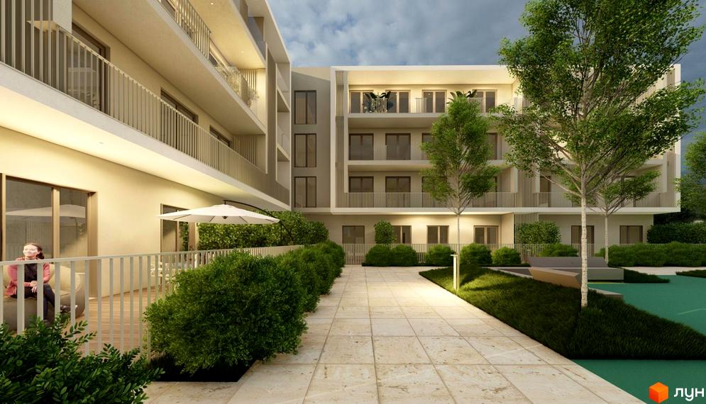 Зображення житлового комплексу з балконами та терасами, оздобленого у світлих тонах. На території комплексу доглянутий газон, дерева та доріжки з плиткою.