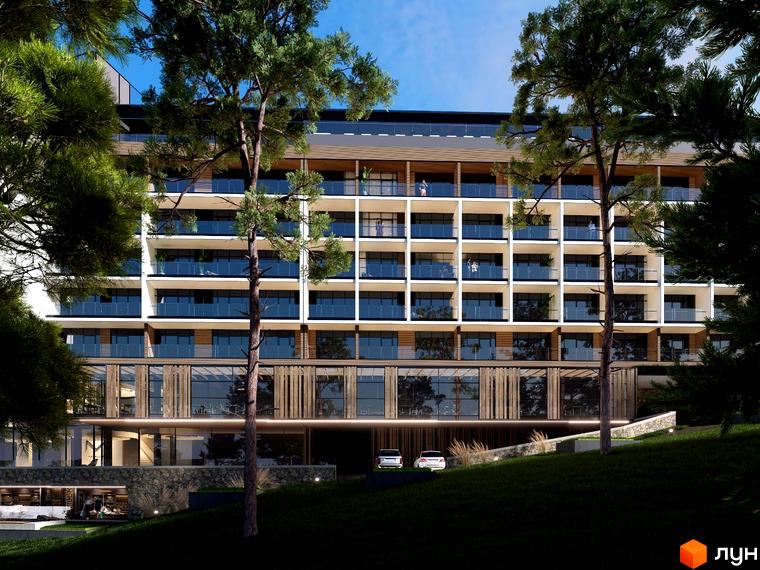 Фасад житлового комплексу GRAND SPA RESORT AND CONFERENCE з численними балконами, скляними перилами та дерев'яними елементами, на фоні зеленого ландшафту з деревами.