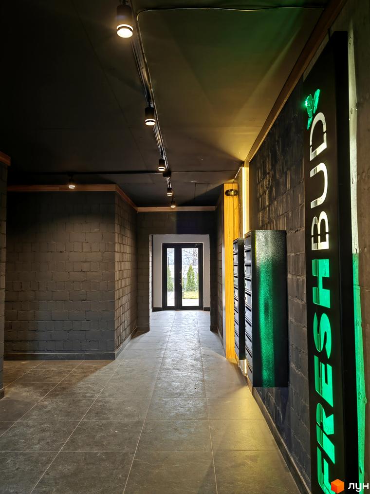 Вхідна група житлового комплексу