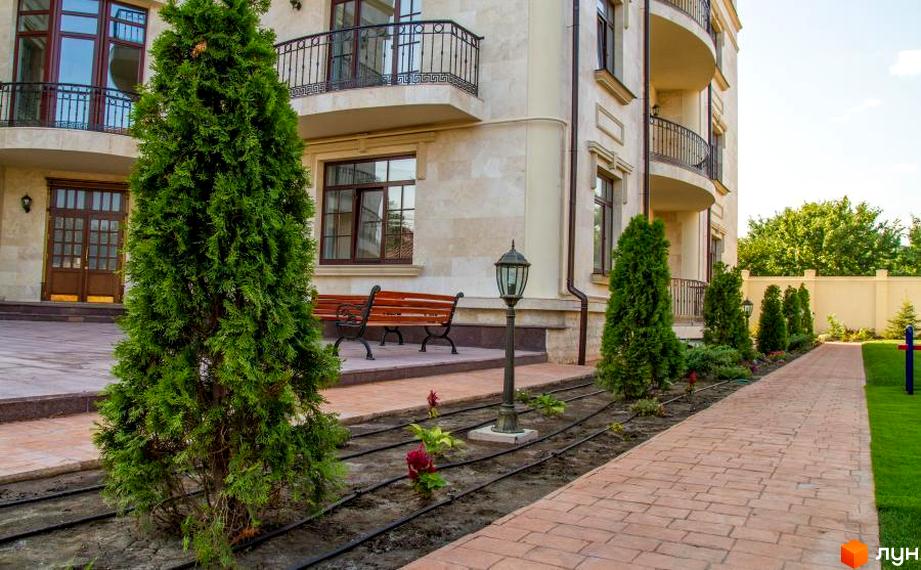 Фасад клубного будинку 