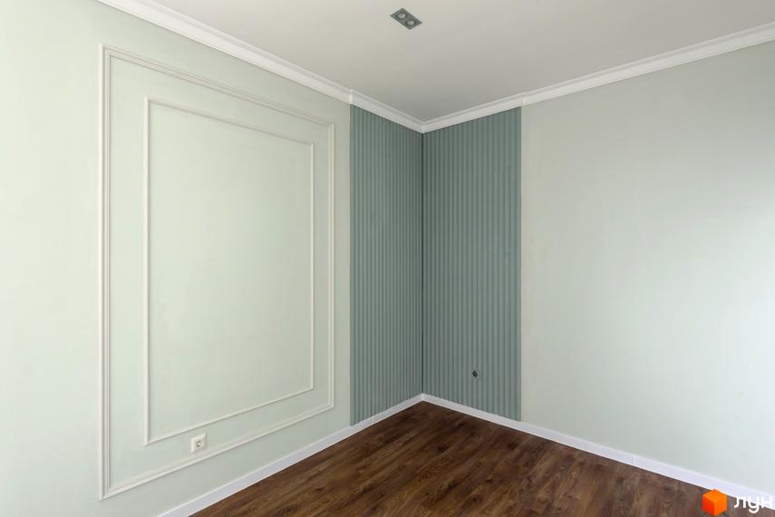 Клубний будинок „Кагарлицький“: стильні стіни з декоративними елементами та підлогою з ламінату.