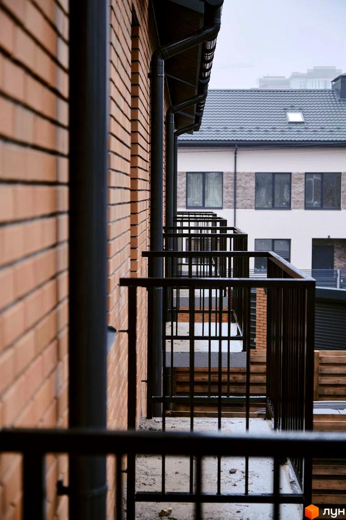 Зовнішній вигляд фасаду житлового комплексу 