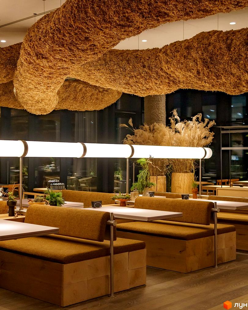 Апарт-комплекс Mountain Residence з оригінальним дизайном інтер'єру та затишними зонами відпочинку. Огляд меблів та освітлення.