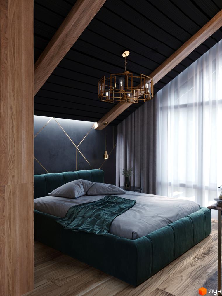 Спальня в будинку КМ GORDO RESIDENCE з дерев'яними балками на стелі та елегантною люстрою. Затишна атмосфера з акцентом на комфорт та якісні матеріали.