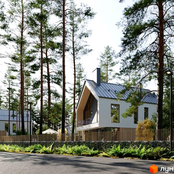 Котеджне містечко Green Village: білий котедж з гостроверхим дахом, дерев'яними елементами та великими вікнами. Навколо високі сосни та кам'яна огорожа.