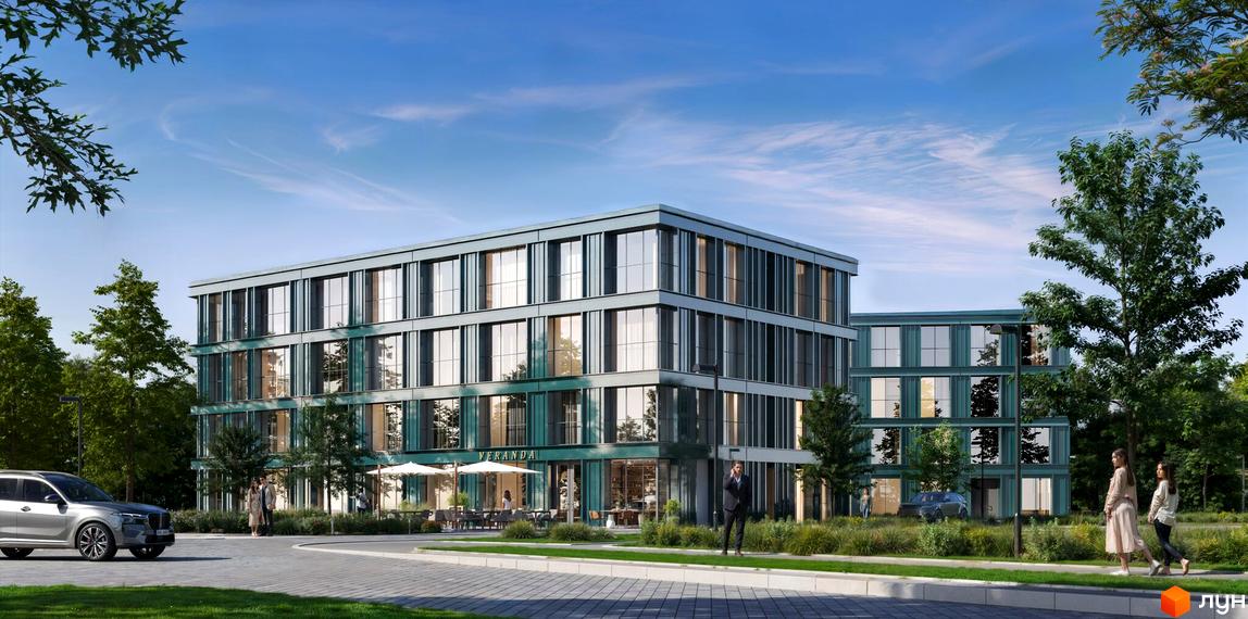 Багатоповерховий будинок Emerald Premier House з великими вікнами та сіро-зеленим фасадом. Перед ним облаштована територія з деревами, доріжками та кафе.