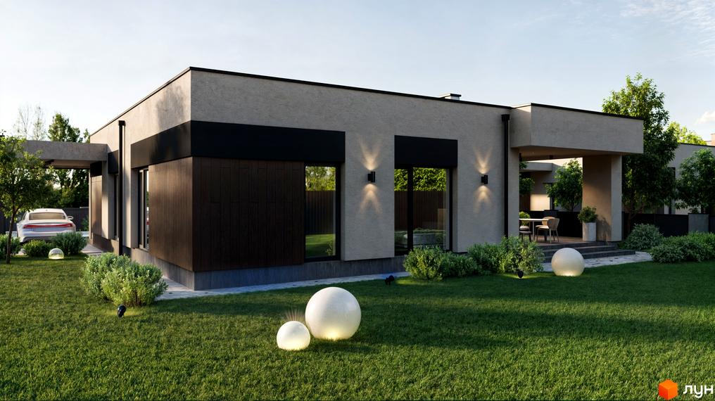 Котеджне містечко КМ БІЛЯ ЛІСУ: одноповерховий будинок з темними дерев'яними панелями та світлими стінами, великими вікнами, розташований на доглянутій зеленій ділянці з кущами та сферичними ліхтарями.