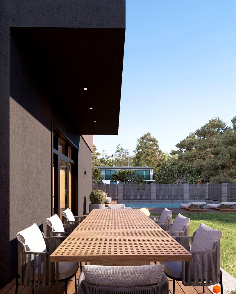 Котеджне містечко Виноградна 2: тераса з обіднім столом та кріслами, басейн та зелений газон. Сучасна архітектура будинку з великими вікнами.